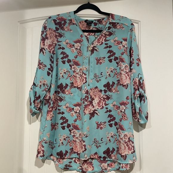 Rue21 Tops - Rue 21 Women's Blouse Size Large Blue Floral Shirt Gold Zipper